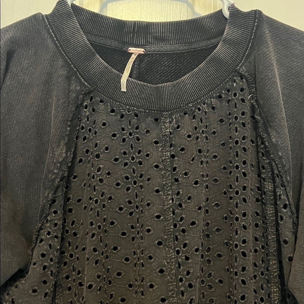 Free people Eva sweatshirt size medium NWOT - Picture 5 of 8